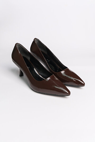 Diardi حذاء نسائي بكعب عالٍ ومقدمة مدببة باللون البني