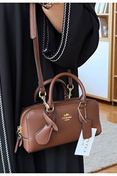 Generic Women's shoulder bag with accessories