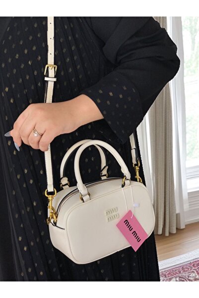 Generic Elegant shoulder bag with accessories