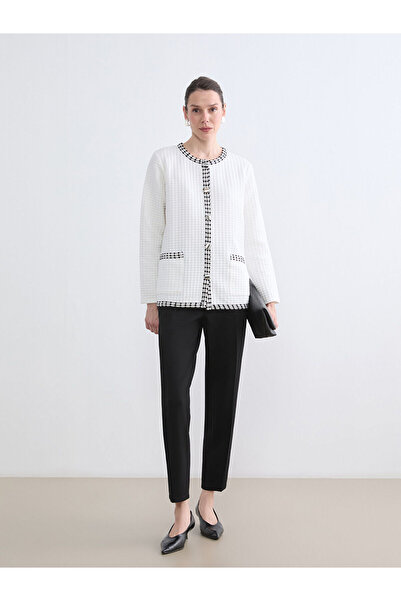 LC Waikiki بنطلون نسائي من مجموعة إلسيفا باللون الأسود بقصة عادية