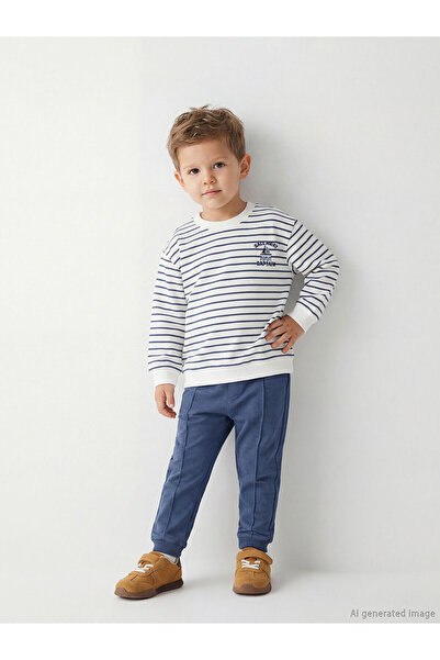 LC Waikiki مجموعة إلسيفا سويت شيرت وبنطلون رياضي مخطط للأولاد الصغار من إكرو