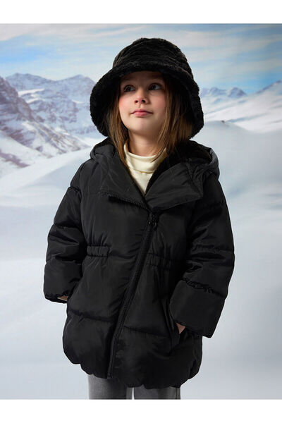 LC Waikiki Peak New Season Hooded Girl's Puffer Jacket