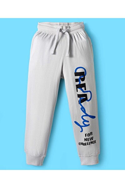 Pine kids بنطال استرخاء طويل من القطن المحبوك مزين بطبعة نصية - رمادي