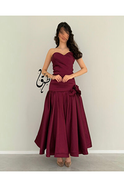 toog Burgundy sleeveless evening dress with a sweetheart neckline and a wide ...