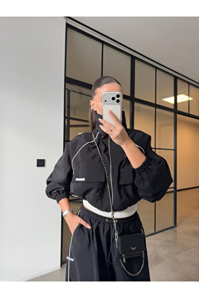 BB Bensu Buyruk طقم قماش المظلي بتفاصيل شريطية