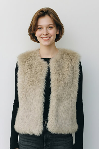 THE WOOW Women's Faux Fur Beige Vest – Modern and Comfortable Fit, Soft Texture
