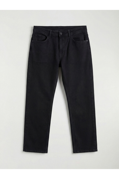 LC Waikiki Artı-Store Regular Fit Jeans, Featuring a Straight Cut from the Kn...