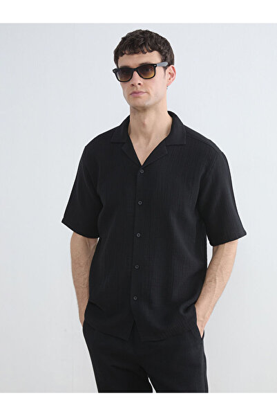 LC Waikiki قميص رجالي من GiyÇık Store den Black Regular Fit Resort Yaka Muslin
