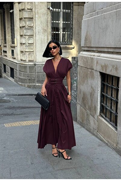 NEW JOURNAL فستان ماكسي نسائي باللون العنابي بتفاصيل مشدودة وحزام وياقة على ش...