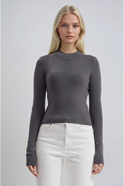 Lijuri Crew neck crop knit sweater 1405
