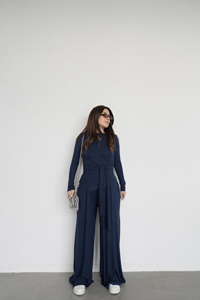 Özge Özgenç Kayık Yaka Önden Bağlamalı Bluz Eşofman Takım