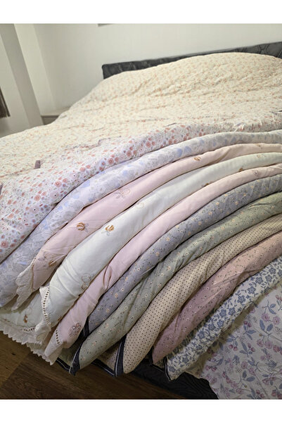 FIONNA.RO Quilt With Embroidery Or Applied Tape 200x230cm - Random Pattern