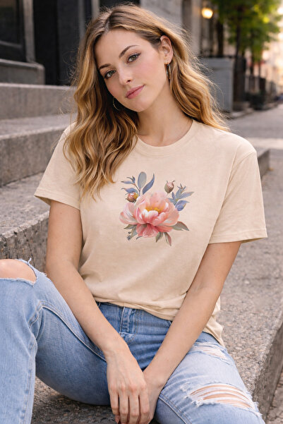 herkesemoda Basic T-Shirt with Pink Floral Print Detail