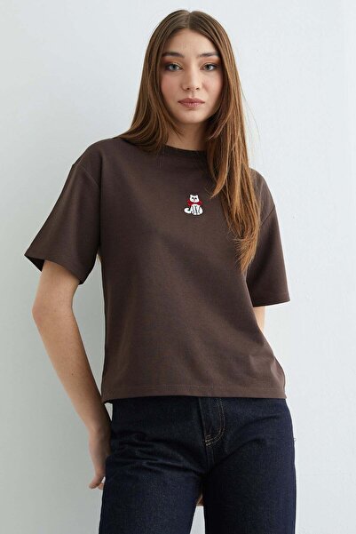 Fulla Moda Cat Embroidered Crew Neck Casual T-Shirt