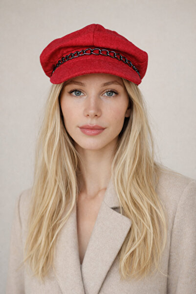 Şirin Giyim Aksesuar قبعة نسائية بتفاصيل سلسلة - قبعة كابتن أنيقة بحافة مطرزة