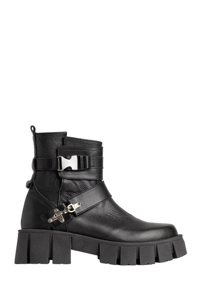TOHO Mia Black Leather Boots With Metal Accessories
