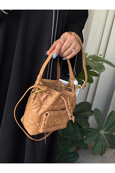 GENERAL Elegant women's shoulder bag with accessories