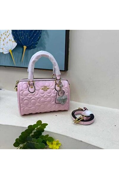 Generic Shoulder bag with accessories