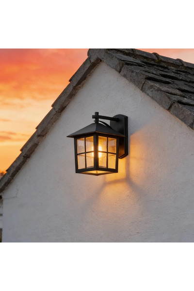 HAMER Large black outdoor wall lantern with an E27 base bulb