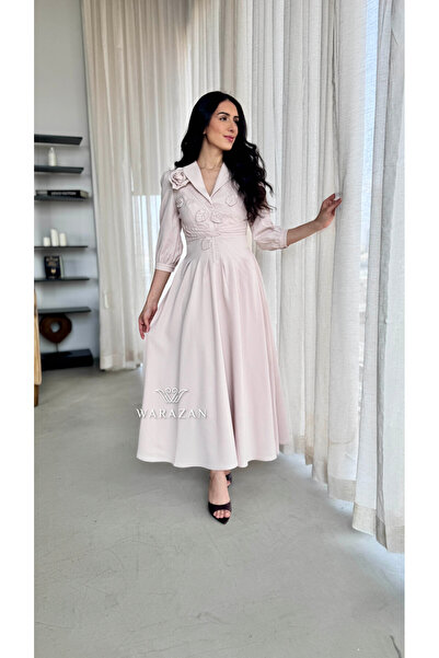 Warazan A soft dress with a floral print from the shoulder