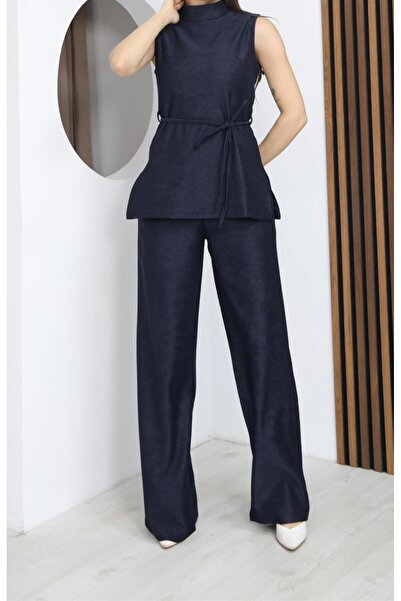 Moda Banuş Costum cu guler din catifea