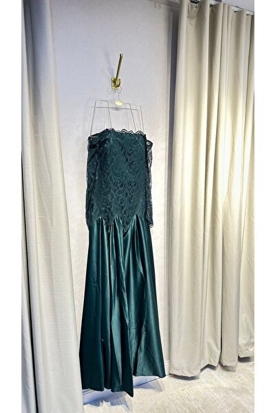 Shmouk Fashion Elegant off-shoulder dress in olive green