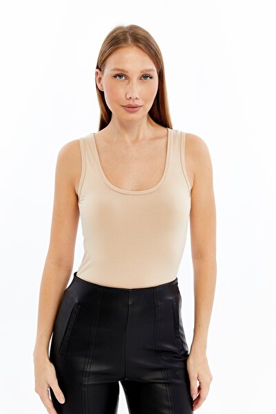 LAENT Women's Cream Thick Strap Basic Athlete Top