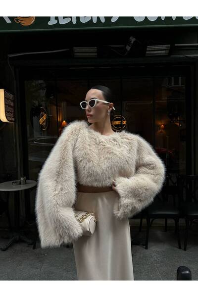 moda gk Women's Beige Soft Textured Long Crop Fur Sweatshirt