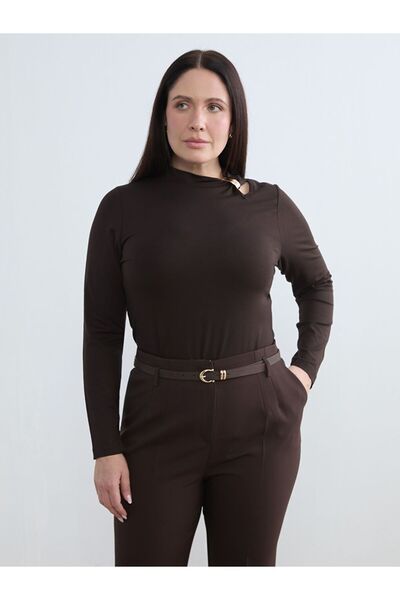 LC Waikiki بلوزة كبيرة الحجم ياقة مرتفعة متوسطة الطول مزينة بمشبك معدني