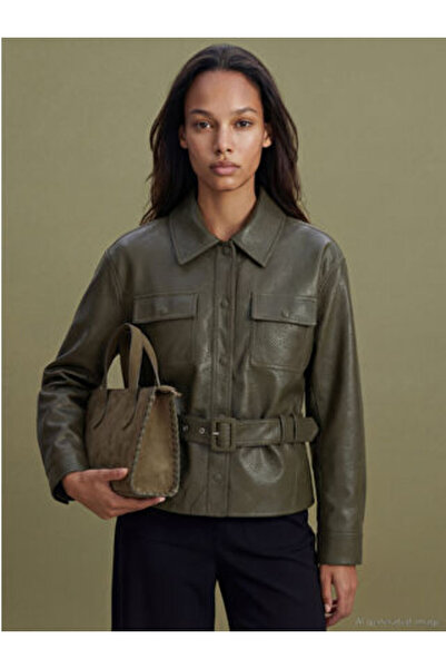 LC Waikiki سترة نسائية مظهر جلدي من plus-store ذات ياقة قميص وأكمام طويلة. إن...