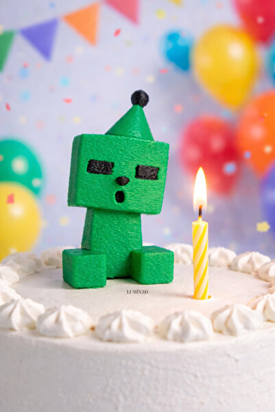 Mum Üfleyen Minecraft Creeper Oturan Figür Oyuncak 8cm (Pasta Süsü)