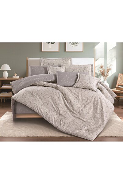 Red Rose A single and a half bed comforter set to give you elegance and beaut...