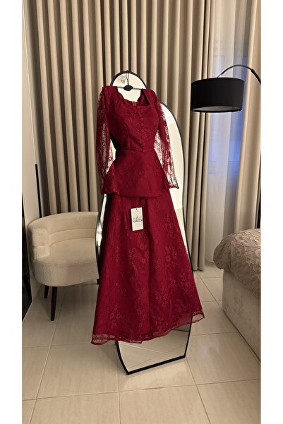 Nareen Fashion A burgundy-colored dress that exudes understated elegance and ...