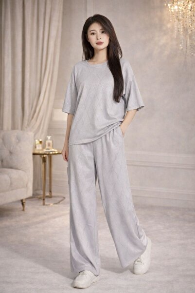 LaFont Elegant and beautiful women's t-shirt and trousers set