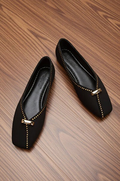 Floransa Siyah Süet Küt Burunlu Aksesuarlı Babet