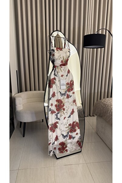 Nareen Fashion A floral design with an elegant style, exuding vibrancy and fe...