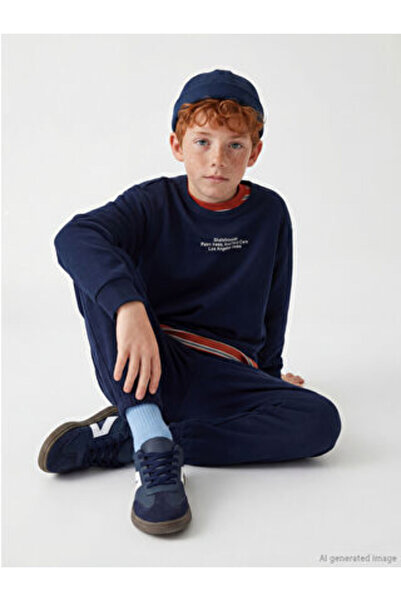 LC Waikiki set pentru băieți plus-store; hanorac cu guler tip crew, cu mânecă...