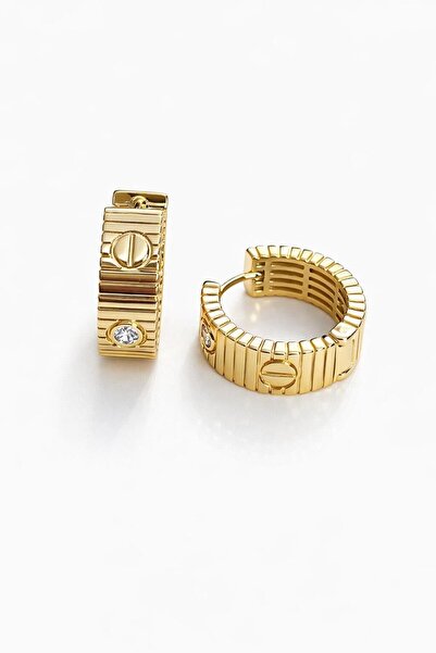 Sense of Atelier أقراط دائرية ذهبية بتصميم عصري أنيق مع تفاصيل من الأحجار الك...