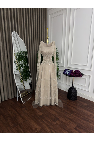BTROON Evening dress with embroidered details and taffeta lining