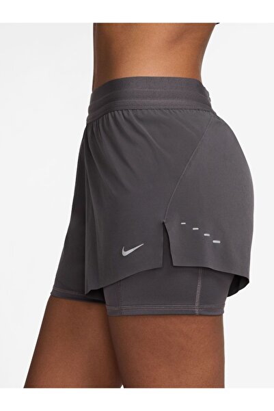 Nike شورت سويفت دراي-فيت للجري بخصر متوسط ​​2 في 1 HJ5376-036
