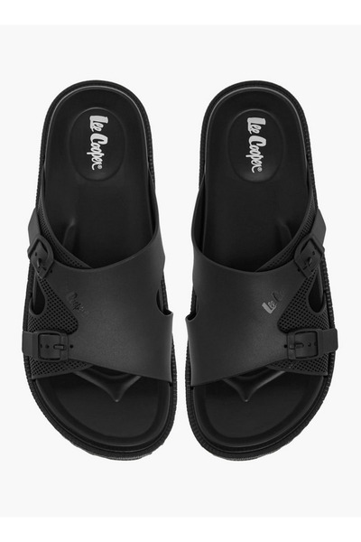 Lee Cooper شبشب رجالي بتفاصيل مشبك