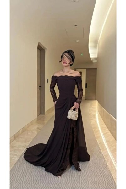 Masha ~ A soft brown dress with lace