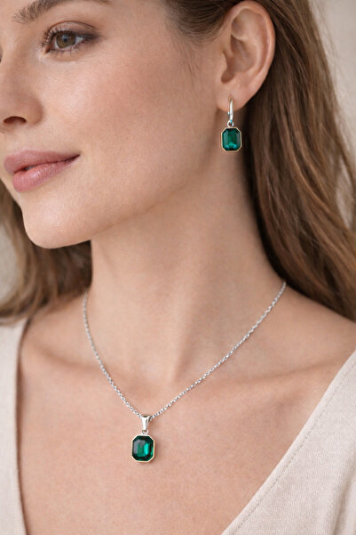Z&T ACCESORIES Zümrüt Yeşili Baget Taşlı Kolye ve Küpe Takımı