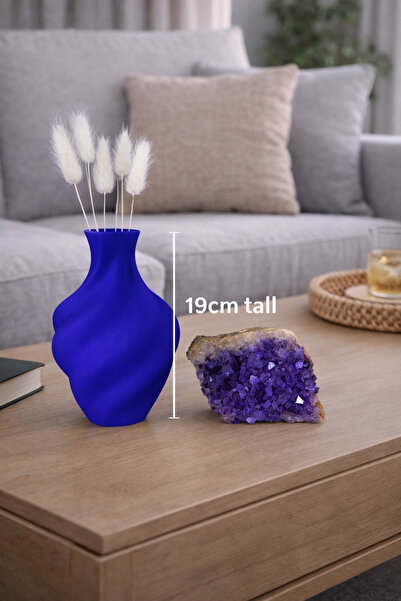 Vescarri Modern Decorative Vase – Minimal Design Home Accessory