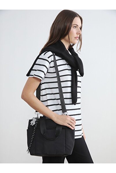 LC Waikiki حقيبة كتف نسائية بتفاصيل سلسلة مفاتيح