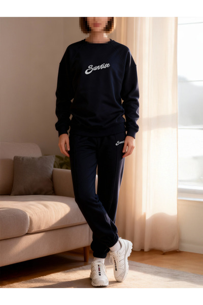 EFFRENATU Sweatpants Set with Lacevert Crew Neck and Sunrise Print