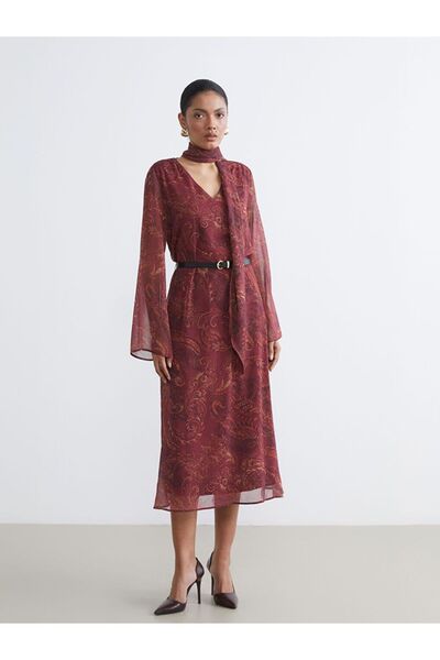 LC Waikiki Φόρεμα με ισπανικά μανίκια και ζώνη, με σχέδιο στο γιακά σε στυλ σάλι