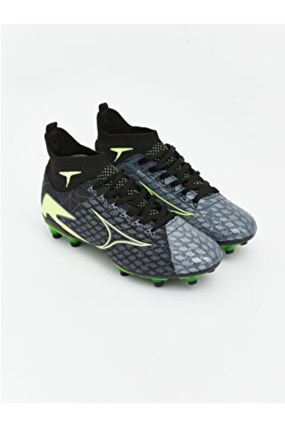 LC Waikiki Artı-Store are cu imprimeu modele de ghete de fotbal pentru băieți...