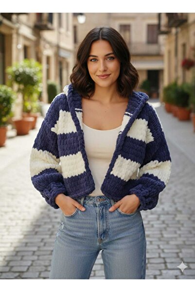 A&D HANDMADE Hand Knitted Puffy Hooded Crop Cardigan