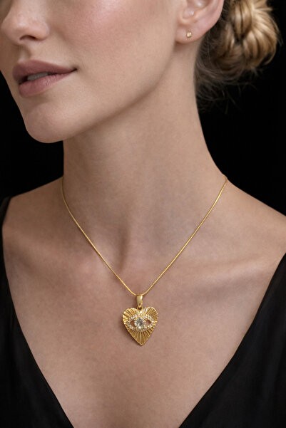 liore dünyası قلادة على شكل قلب من الفولاذ باللون الذهبي